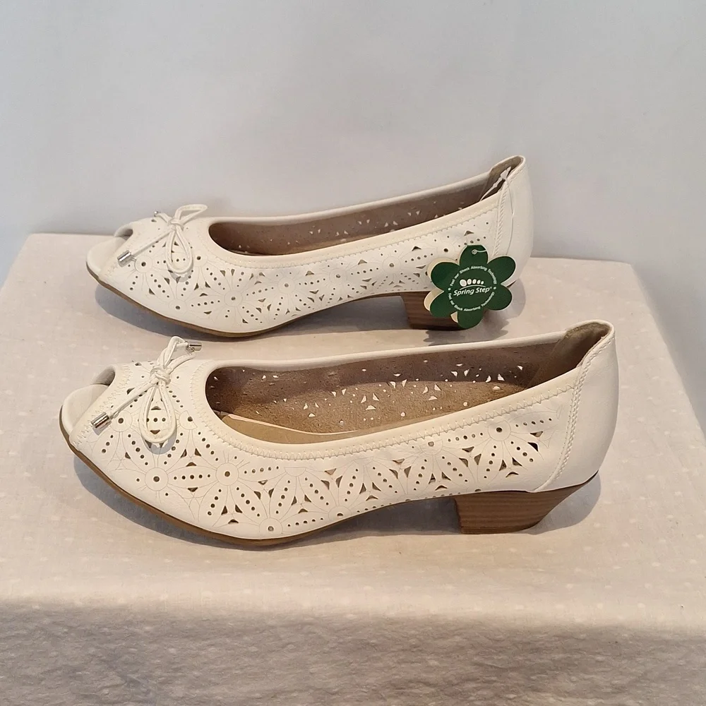 Spring Step White Lazer Cut Peep-Toe Low Heel Size EU 41 US 11 NWOB